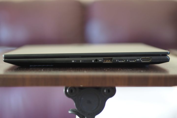 asus vivobook s 14x s5402 review right side view