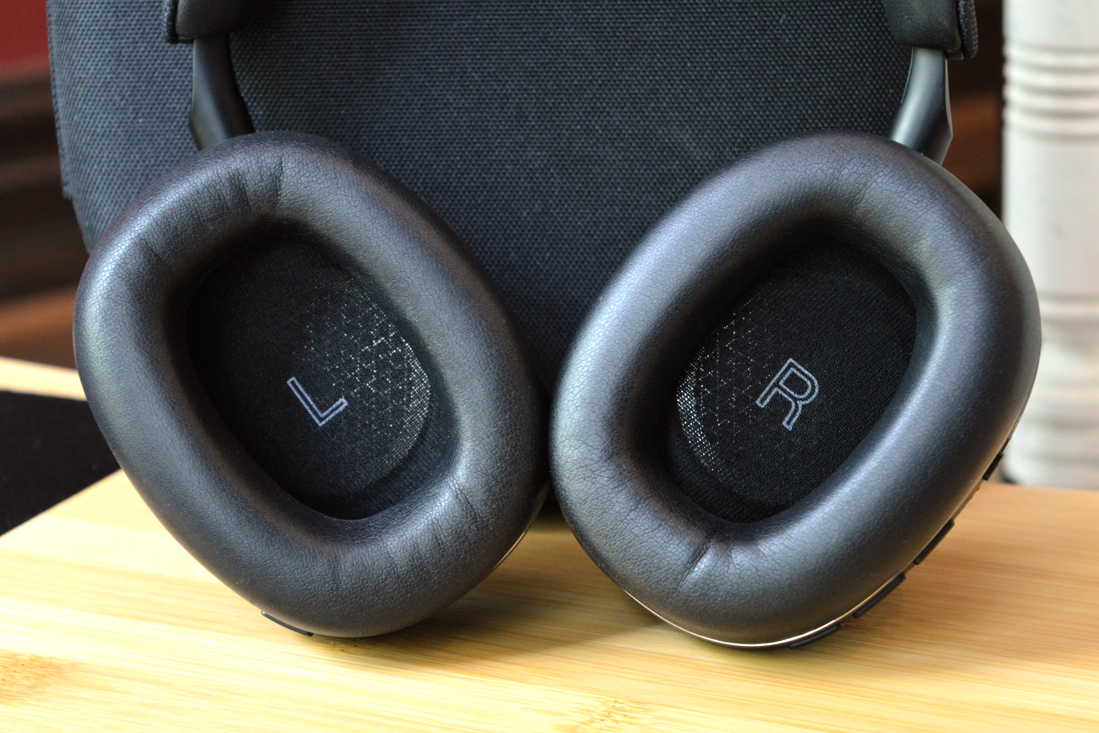 Bowers & Wilkins Px7 S2 interior of earcups.