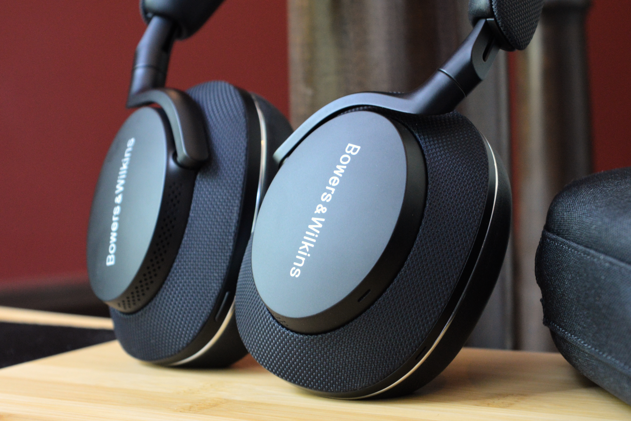 Bowers & Wilkins Px8