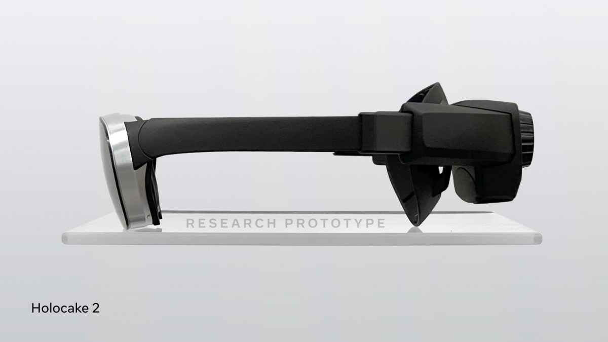 Protótipo de headset Holocake 2 VR da Meta.