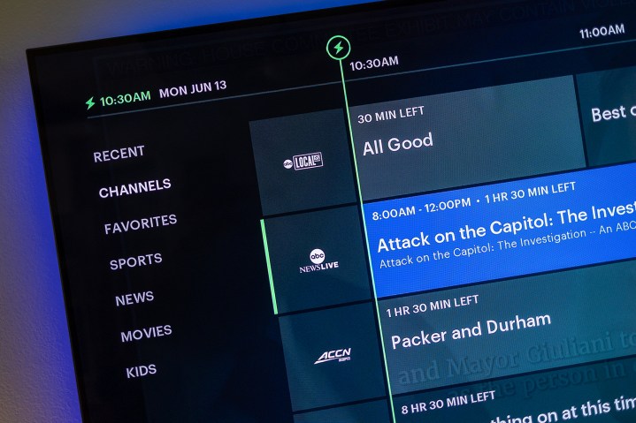 Hulu With Live TV 上的现场指南。