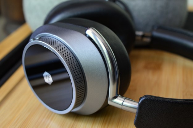 Close-up of Master & Dynamic MW75's earcup and hinge.