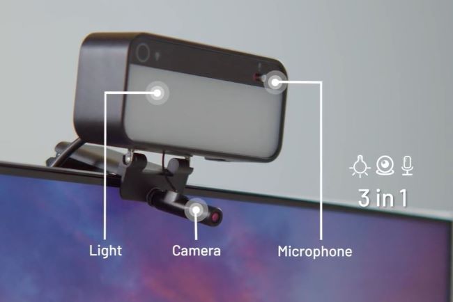 A luz, a câmera e o microfone na webcam 3 em 1 da Meca