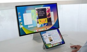 An iPad and an external display using Stage Manager in iPadOS 16.