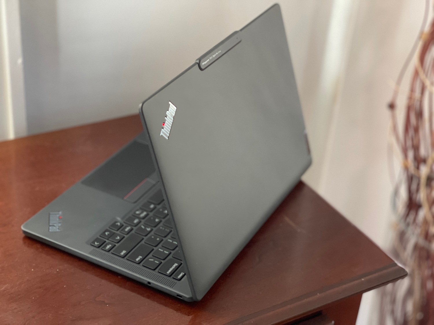 Lenovo ThinkPad X13s vs. MacBook Air M1: An ARM wrestle showdown