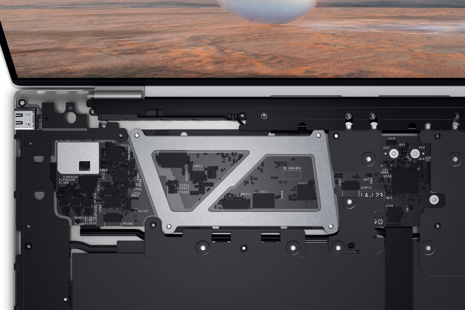 The internals of the new XPS 13.