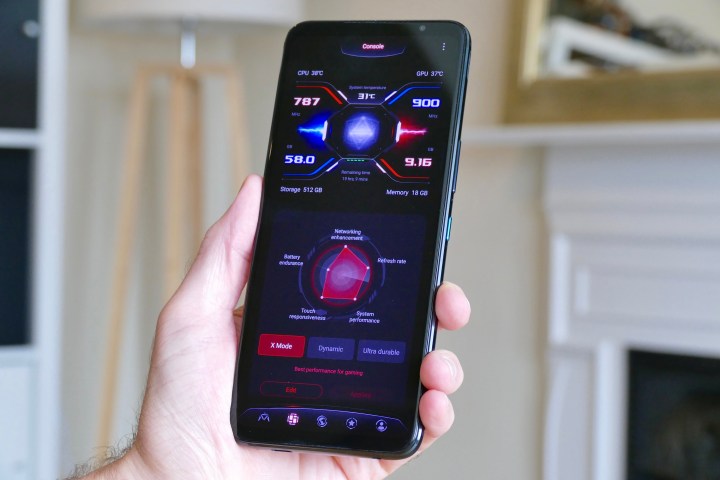 Mode Armory Crate sur l'Asus ROG Phone 6 Pro.