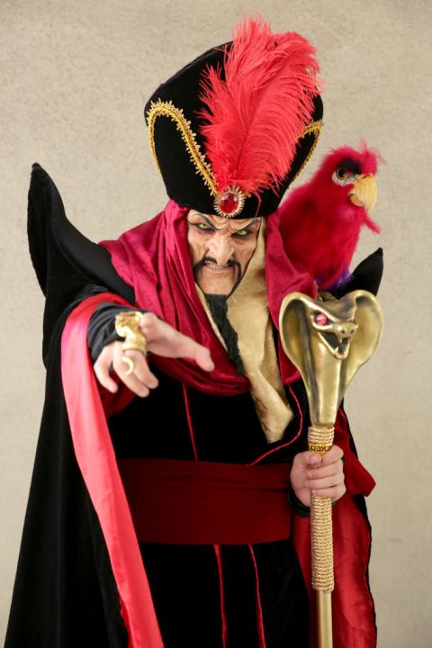 A cosplayer as Jafar from Aladdin at the 2019 SDCC.