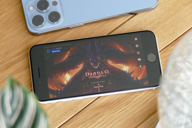 Diablo Immortal on the iPhone SE (2022)