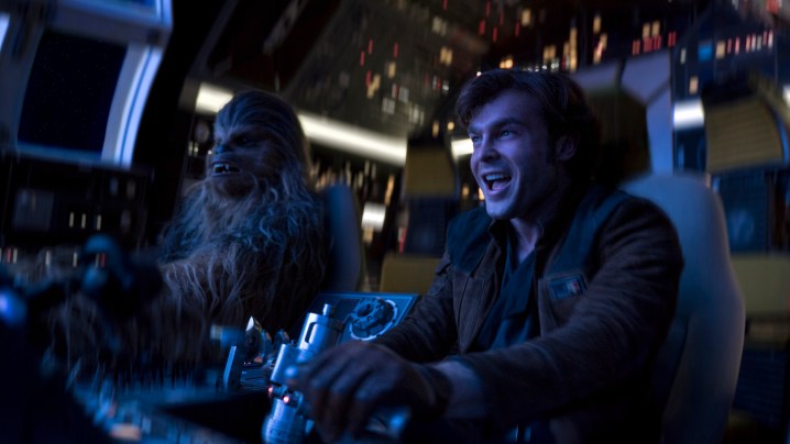 Han y Chewie en el Falcon en solo