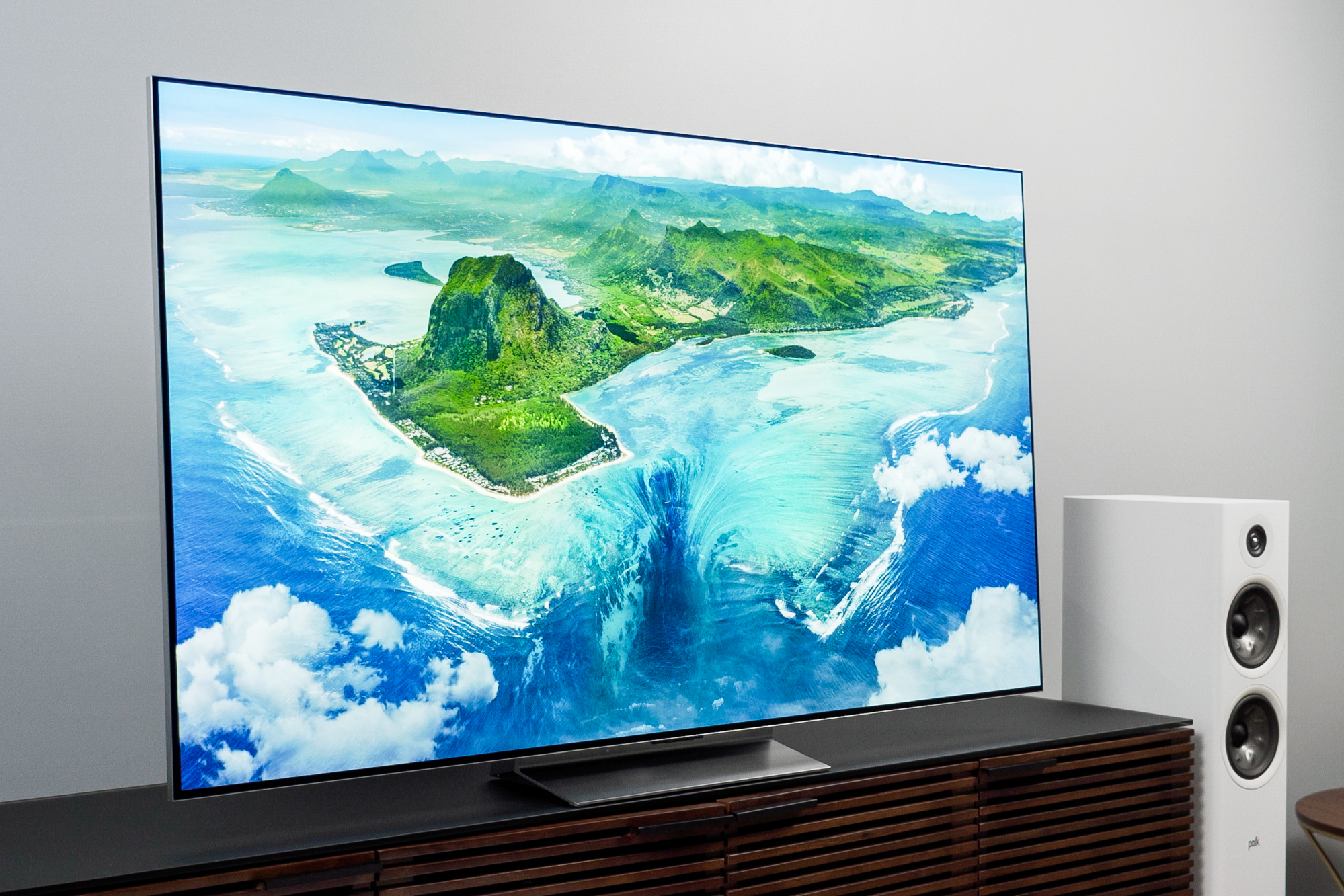 Prosecute End table Footpad LG G2 OLED TV review: a truly elevated OLED TV | Digital Trends