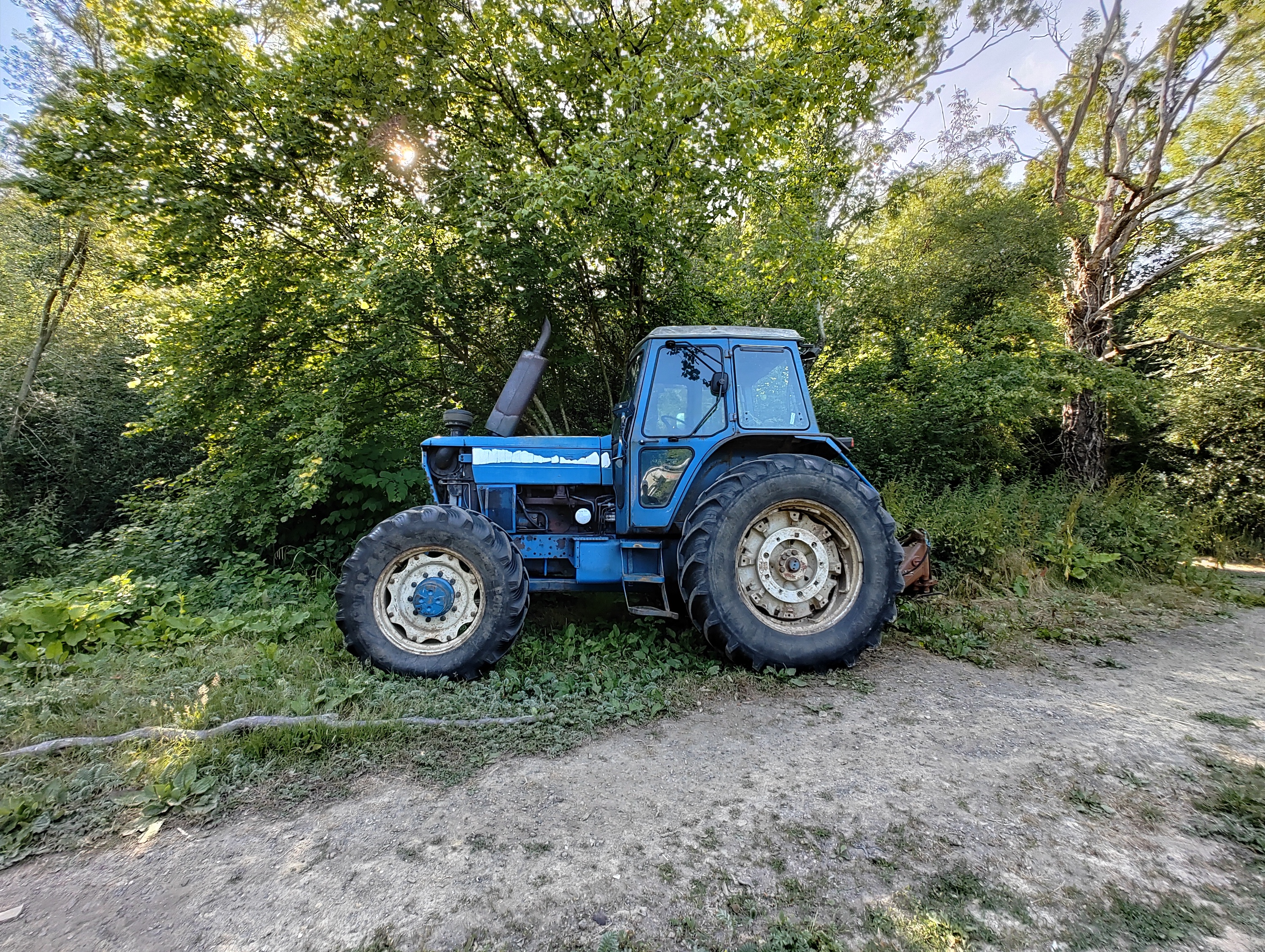 Wide photo of a tractor taken taken with the Nothing Phone 1.