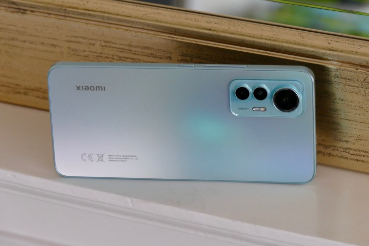 The back of the Xiaomi 12 Lite.