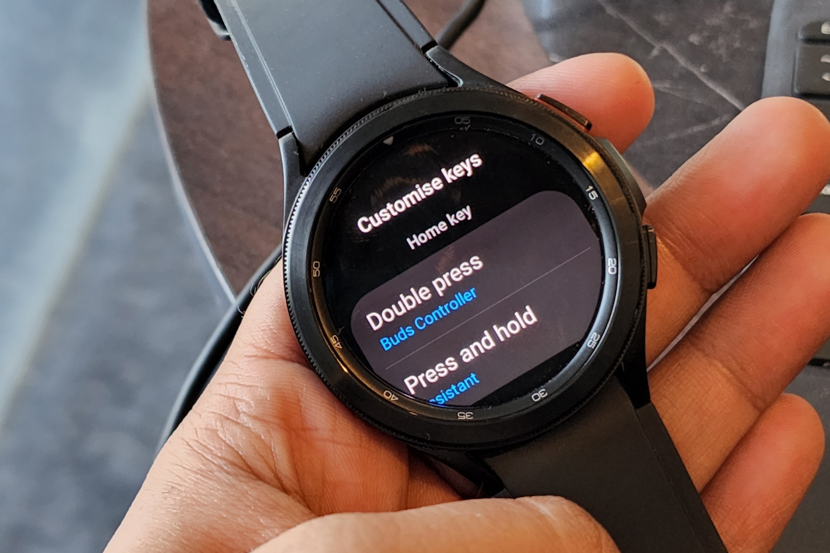 Samsung watch 4. Запала кнопка Galaxy watch. Настройка Galaxy watch 5. Какие возможности у Galaxy watch. Galaxy watch какие выбрать