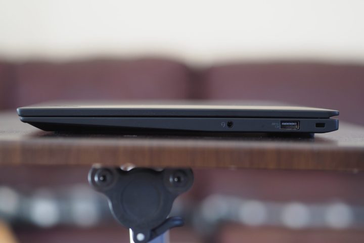 lenovo thinkpad x1 carbon gen 10 review right side