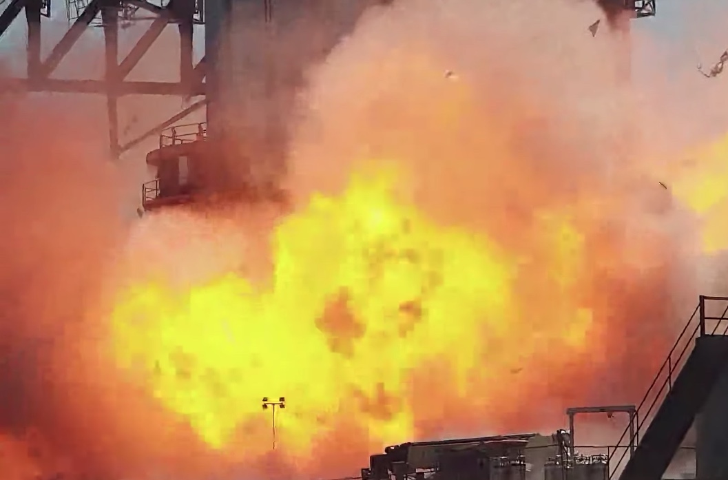 Watch: SpaceX’s Super Heavy rocket suffers explosion during
test