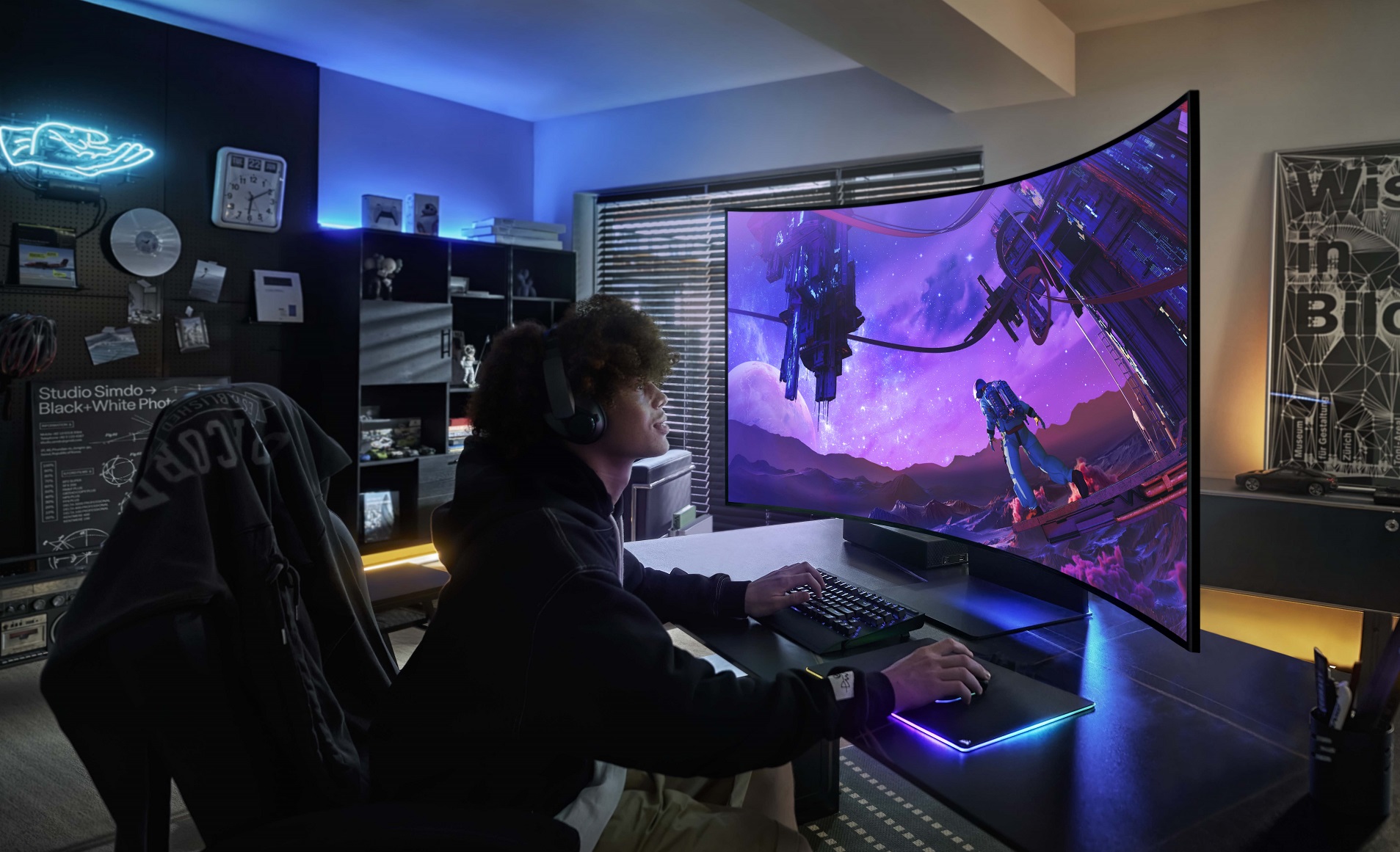 Samsung's rotating 55-inch curved 4K gaming monitor is $1,000 off - Vimarsana News