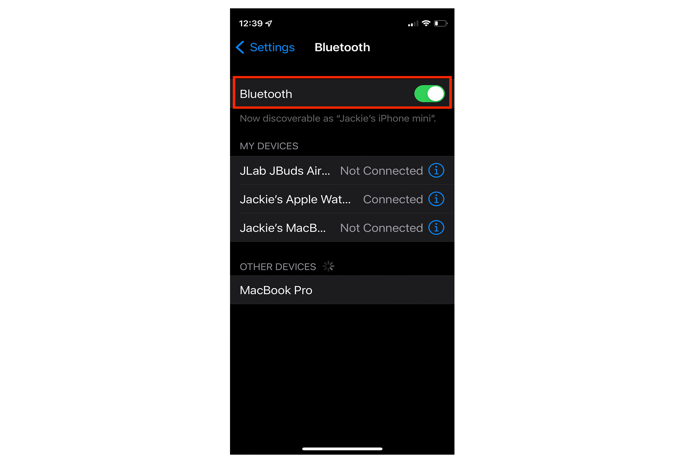 As configurações de Bluetooth do iPhone alternam.