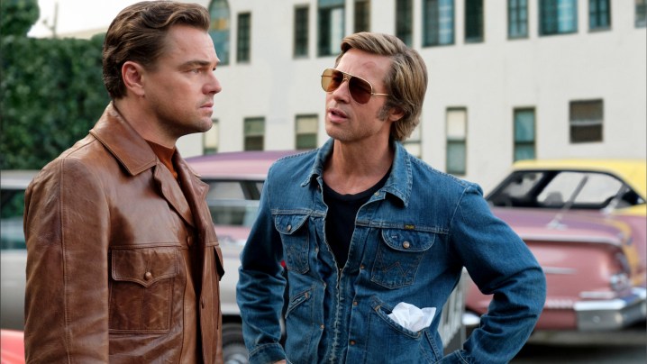 Brad Pitt e Leo Decaprio em OUATIH