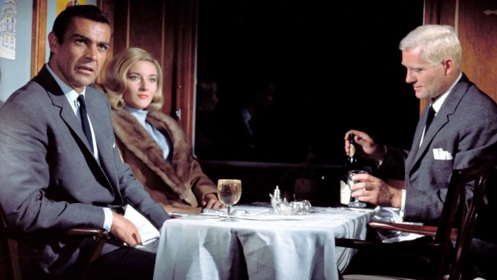 Sean Connery, Daniela Bianchi e Robert Shaw em From Russia with Love