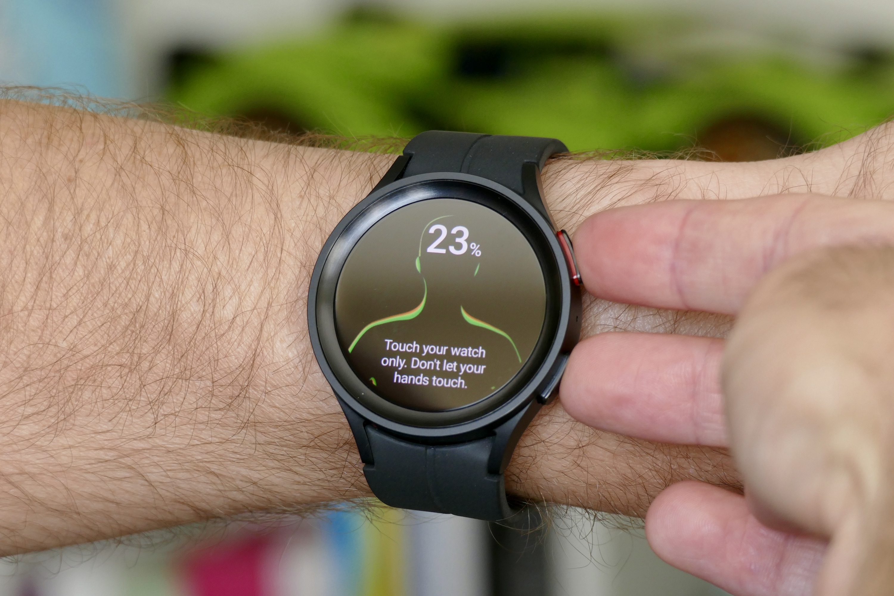 Taking a body composition measurement on the Galaxy Watch 5 Pro.