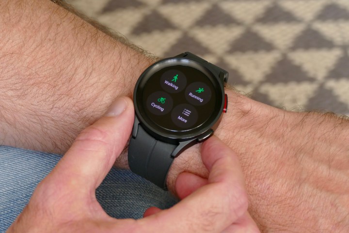 Modes d'entraînement sur la Galaxy Watch 5 Pro.