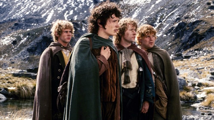 Фродо, Сэм, Мерри и Пиппен смотрят на дерьмо