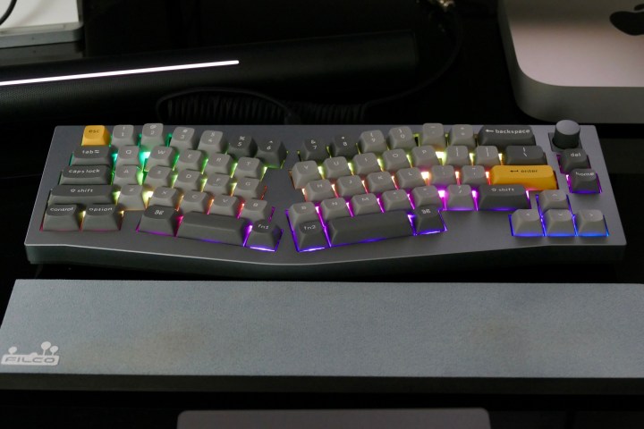 Illuminazione RGB completa sul Keychron Q8.