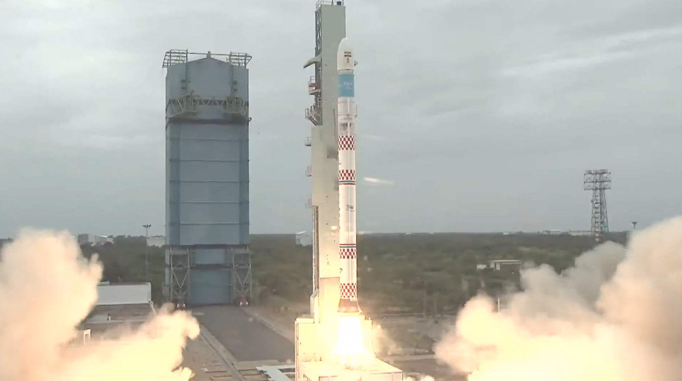 India launches new rocket but has satellite placement issue