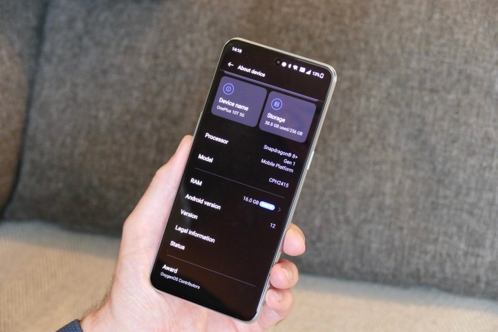 OnePlus 10T Informazioni sullo schermo del dispositivo.