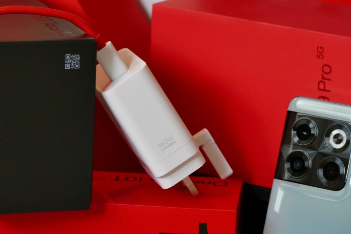 OnePlus 10T SuperVOOC charging block.
