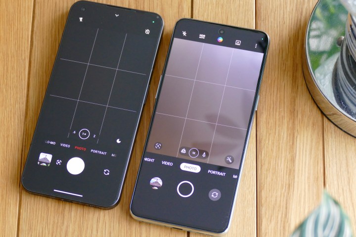 Nothing Phone 1 و OnePlus 10T Camera App.