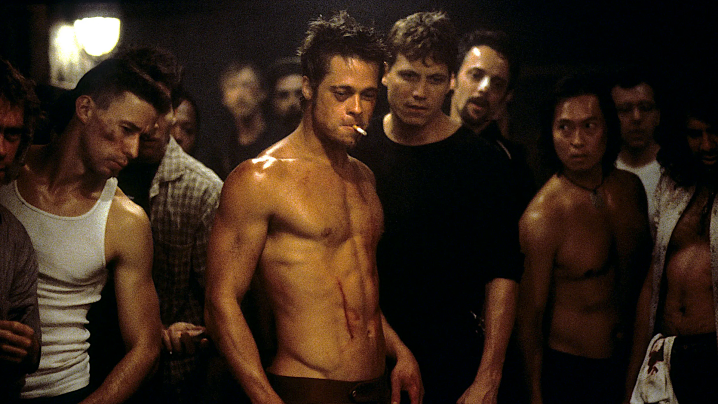 Brad Pitt torse nu dans Fight Club