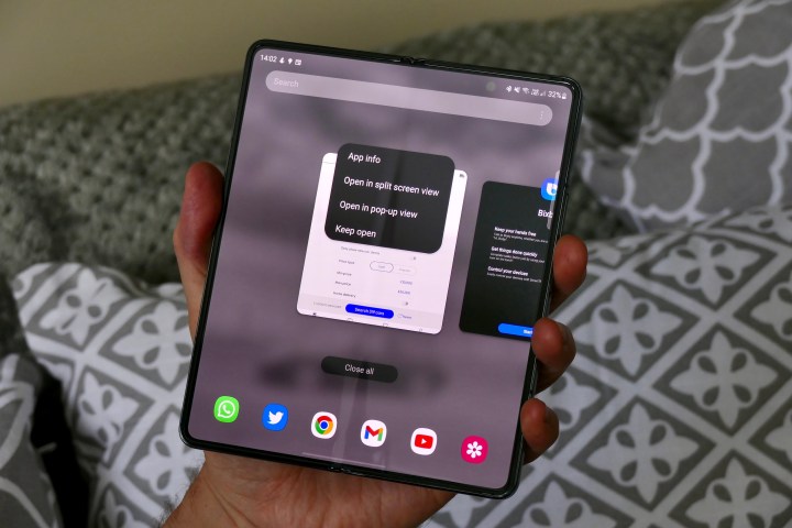 نحوه باز کردن برنامه ها در حالت چند وظیفه ای در Galaxy Z Fold 4.