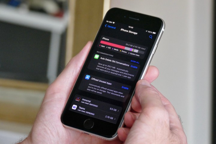 La schermata di archiviazione dell'Apple iPhone SE (2022).