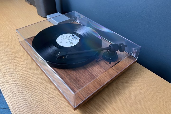 The Pro-Ject E1 turntable spinning a record. 