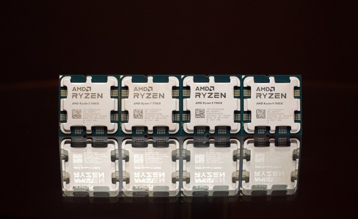 Uma foto de grupo de CPUs Ryzen 7000.