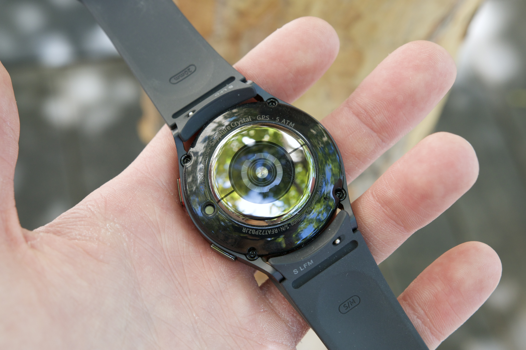 O sensor BioActive na parte traseira do Galaxy Watch 5.
