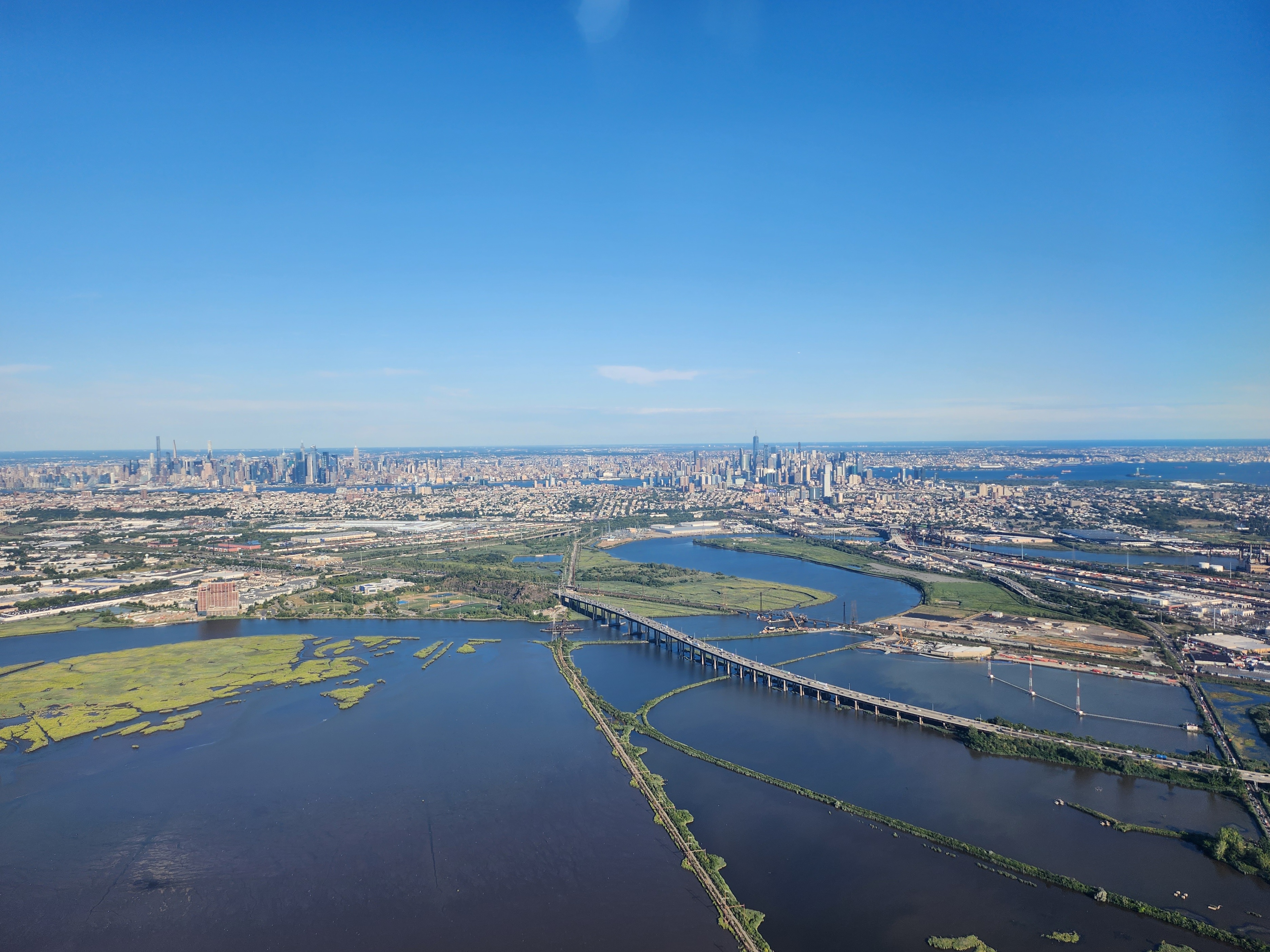 Photo of New York City skyline, taken with the Galaxy Z Flip 4.