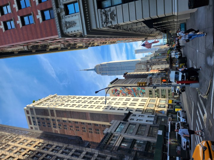 Foto di un grattacielo a New York City.