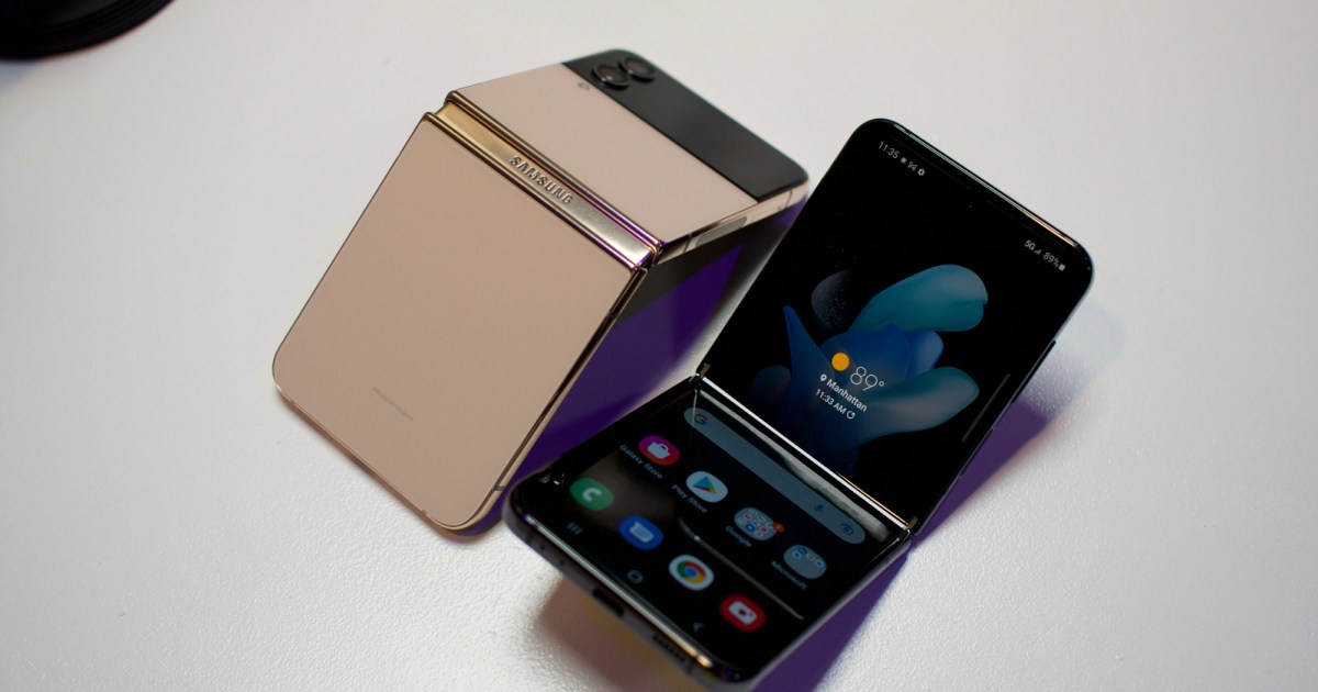 Samsung Galaxy Z Flip4 128GB in Pink Gold | Smartphone | Verizon
