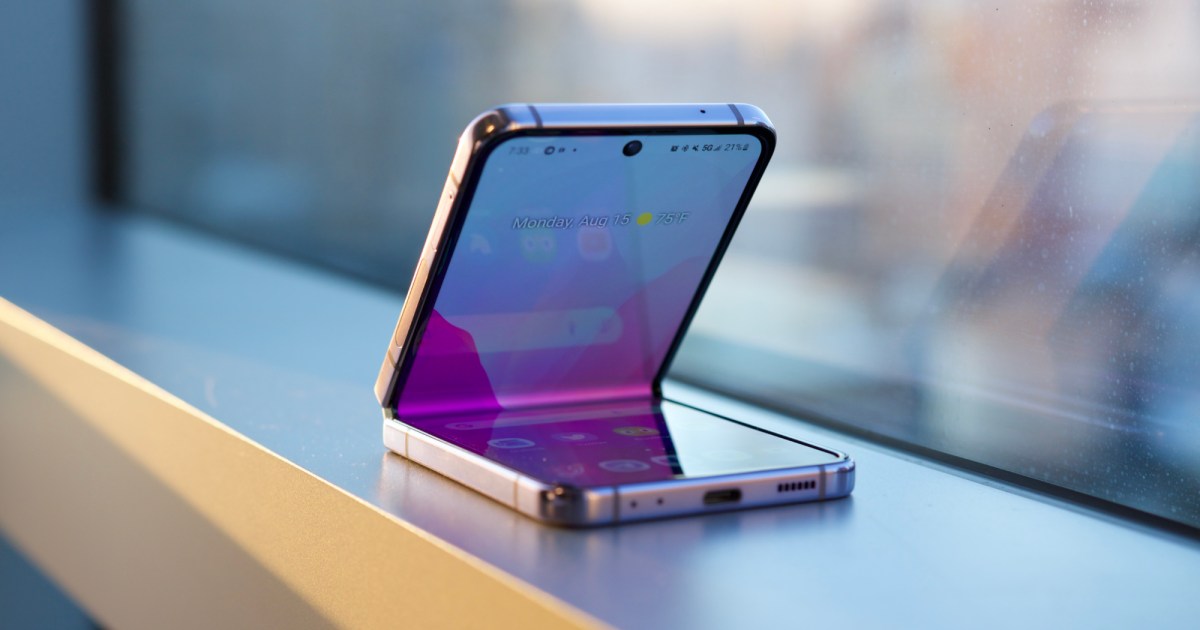 Buy Samsung Galaxy Z Flip4 with the Latest Price