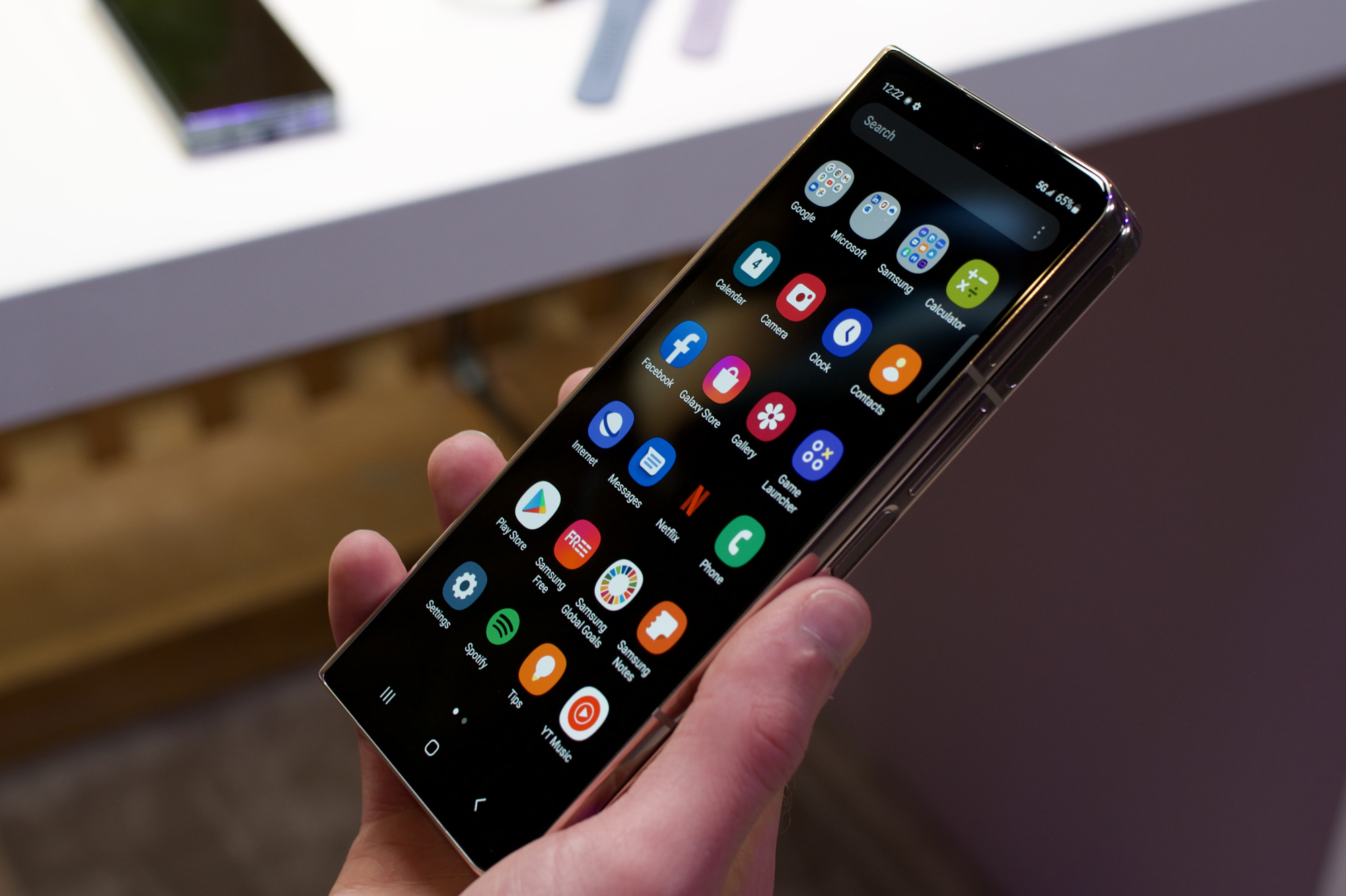 Samsung Galaxy Z Fold 4 Hands-On Impressions - IGN