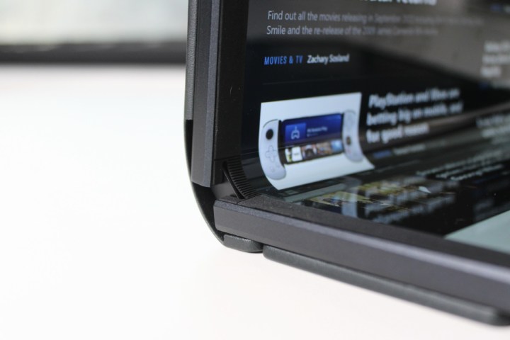 The hinge of the Zenbook Fold 17.