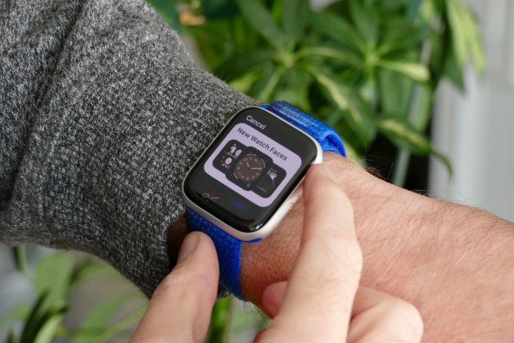 Watch face option menu on the Apple Watch SE 2.