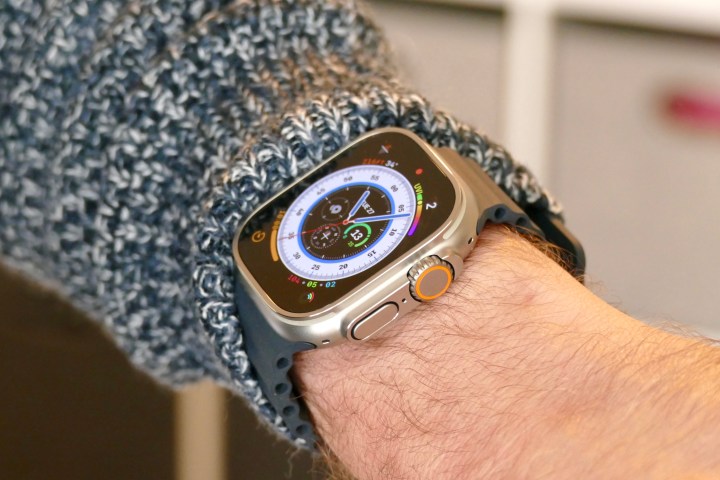 Auf der Apple Watch Ultra- und Digital Crown-Seite