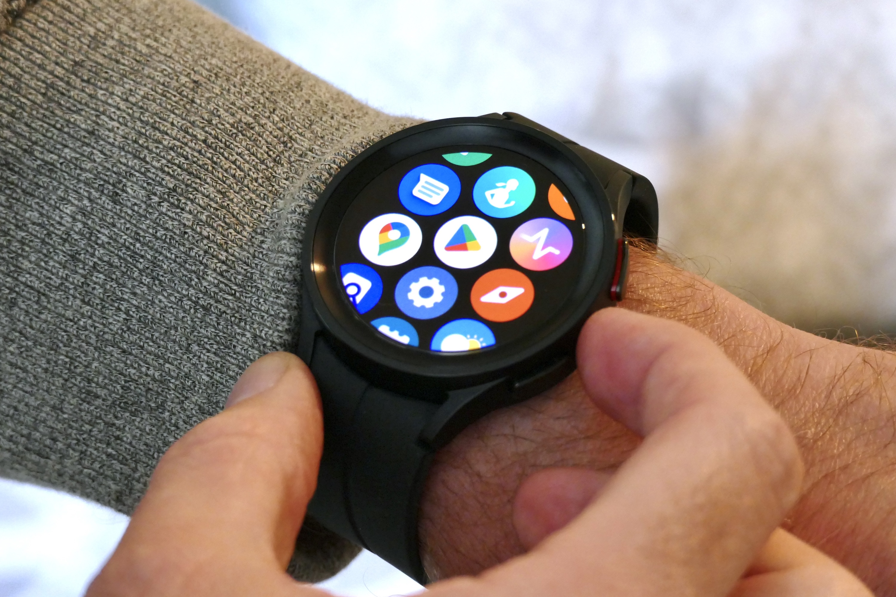 App menu on the Galaxy Watch 5 Pro.