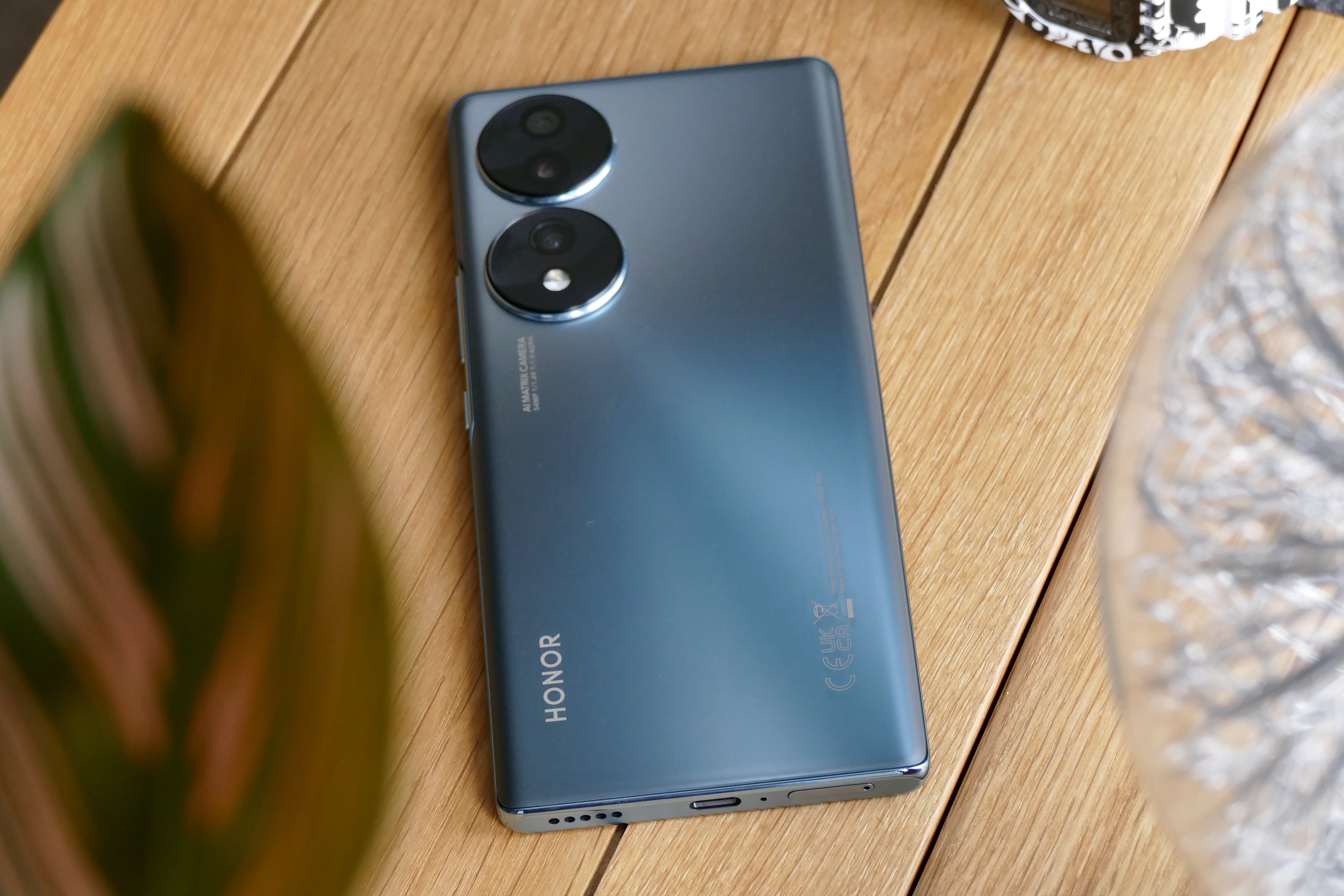 Honor 70 review - The slim phone saves on the SoC -   Reviews
