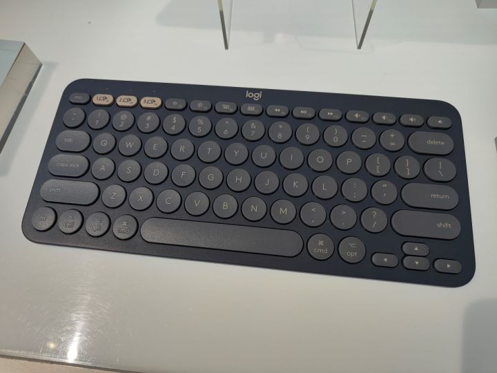 Logitech K380 Multi-Device Bluetooth Keyboard for Mac Blueberry.