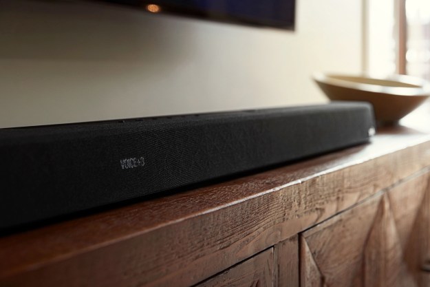 Polk Audio MagniFi Max AX SR soundbar.